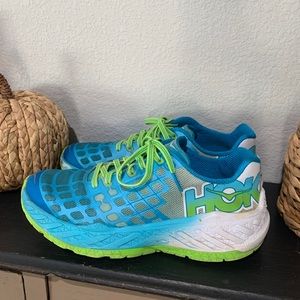Hoka One One Claytons